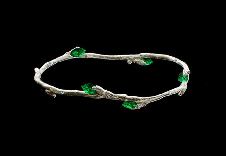 За этот браслет из белого золота Наталья получила Гран-при Swarovski